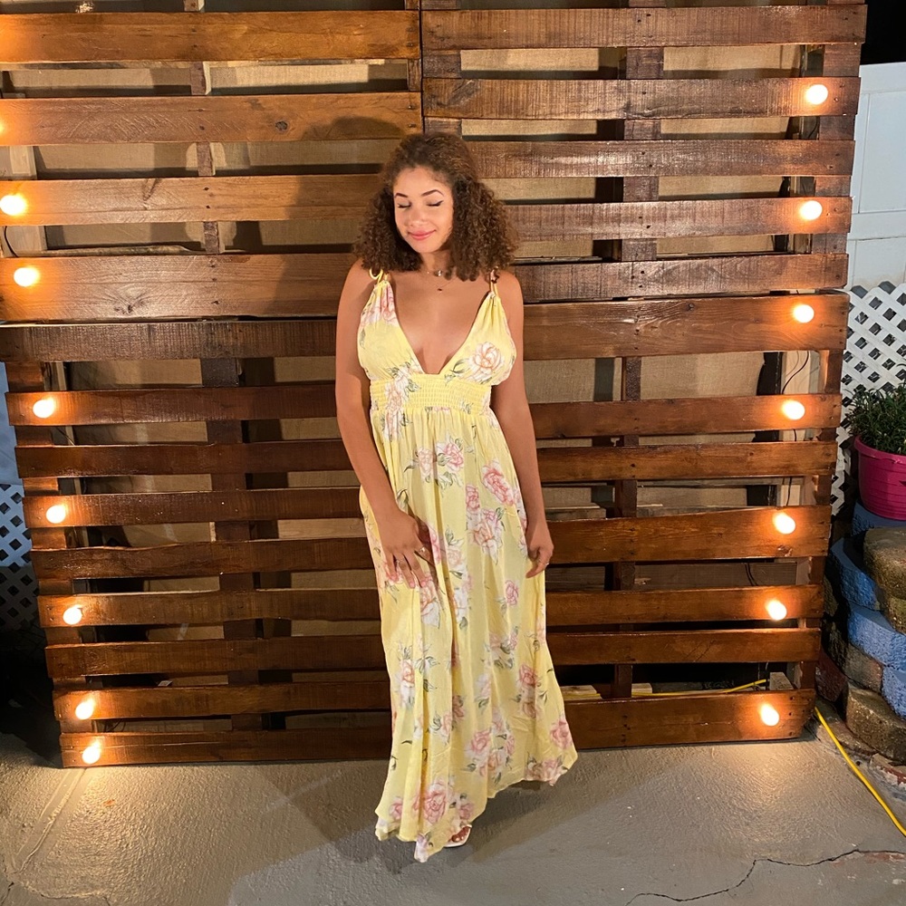 Yellow flower dress🌞💫✨🌼💛🌻